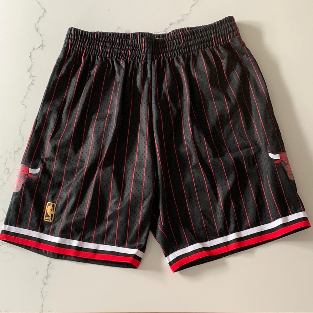 Chicago Bulls NBA Mitchell & Ness 1996-97 Hardwood Classics Swingman Shorts